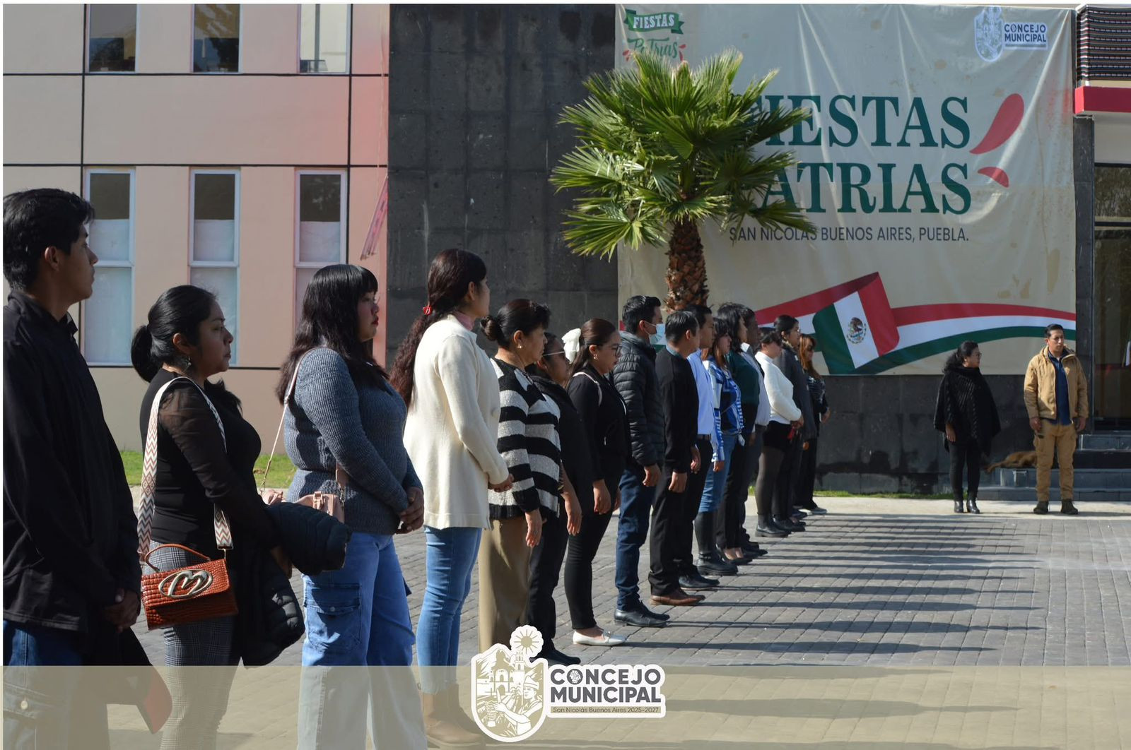 Conmemora el 204 aniversario de la consumación de la independencia de México.